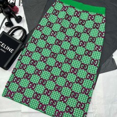 구찌 GUCCI 2023 SS 캐릭터 로고 니트 그린 여성 스커트 커스텀급