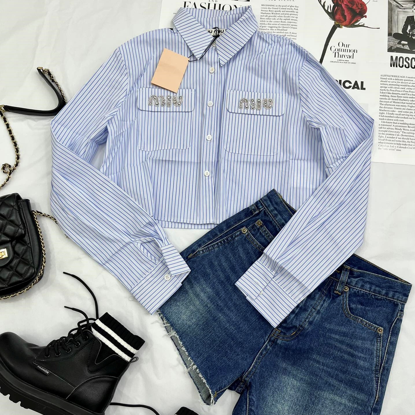 미우미우 MIUMIU 2023 SS 큐빅 로고 스트라이프 카라 여성 셔츠 커스텀급