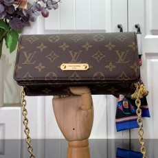 루이비통 LOUIS VUITTON 2023 SS 모노그램 릴리 WOC 크로스백 M82509 커스텀급