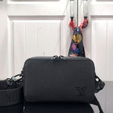 루이비통 LOUIS VUITTON 2023 SS 알파 웨어러블 월렛 크로스백 M59161 커스텀급