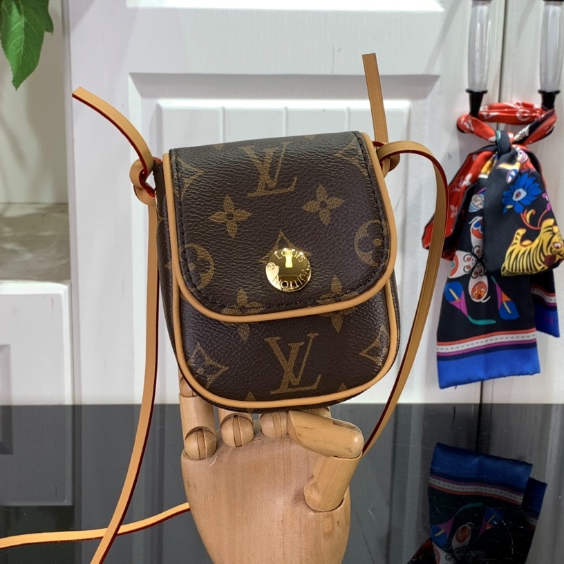 루이비통 LOUIS VUITTON 2023 SS 모노그램 포쉐트 칸쿤 숄더백 M60018 커스텀급