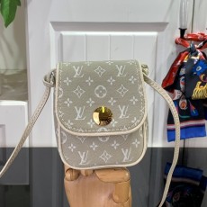 루이비통 LOUIS VUITTON 2023 SS 모노그램 포쉐트 칸쿤 숄더백 그레이 M60018 커스텀급