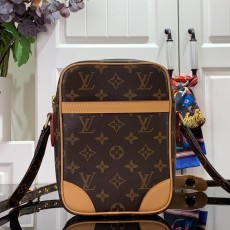 루이비통 LOUIS VUITTON 2023 SS 모노그램 다뉴브 미니 크로스백 M45266 커스텀급