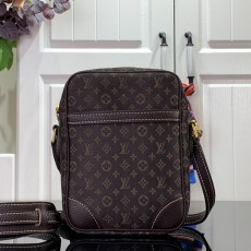 루이비통 LOUIS VUITTON 2023 SS 모노그램 다뉴브 미니 크로스백 브라운 M45266 커스텀급