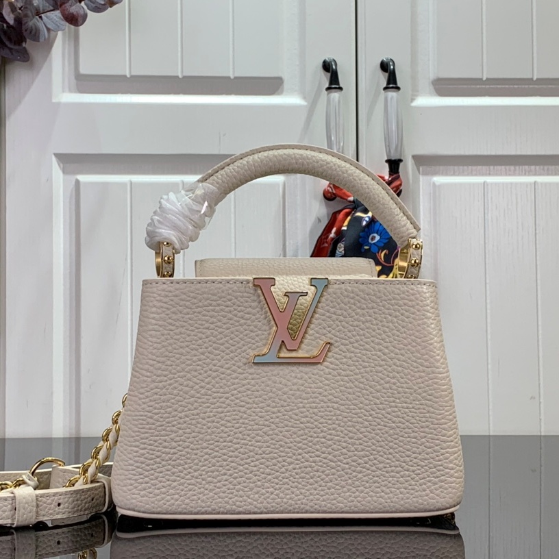 루이비통 LOUIS VUITTON 2023 SS 카퓌신 미니 토트백 베이지핑크 M23082 커스텀급