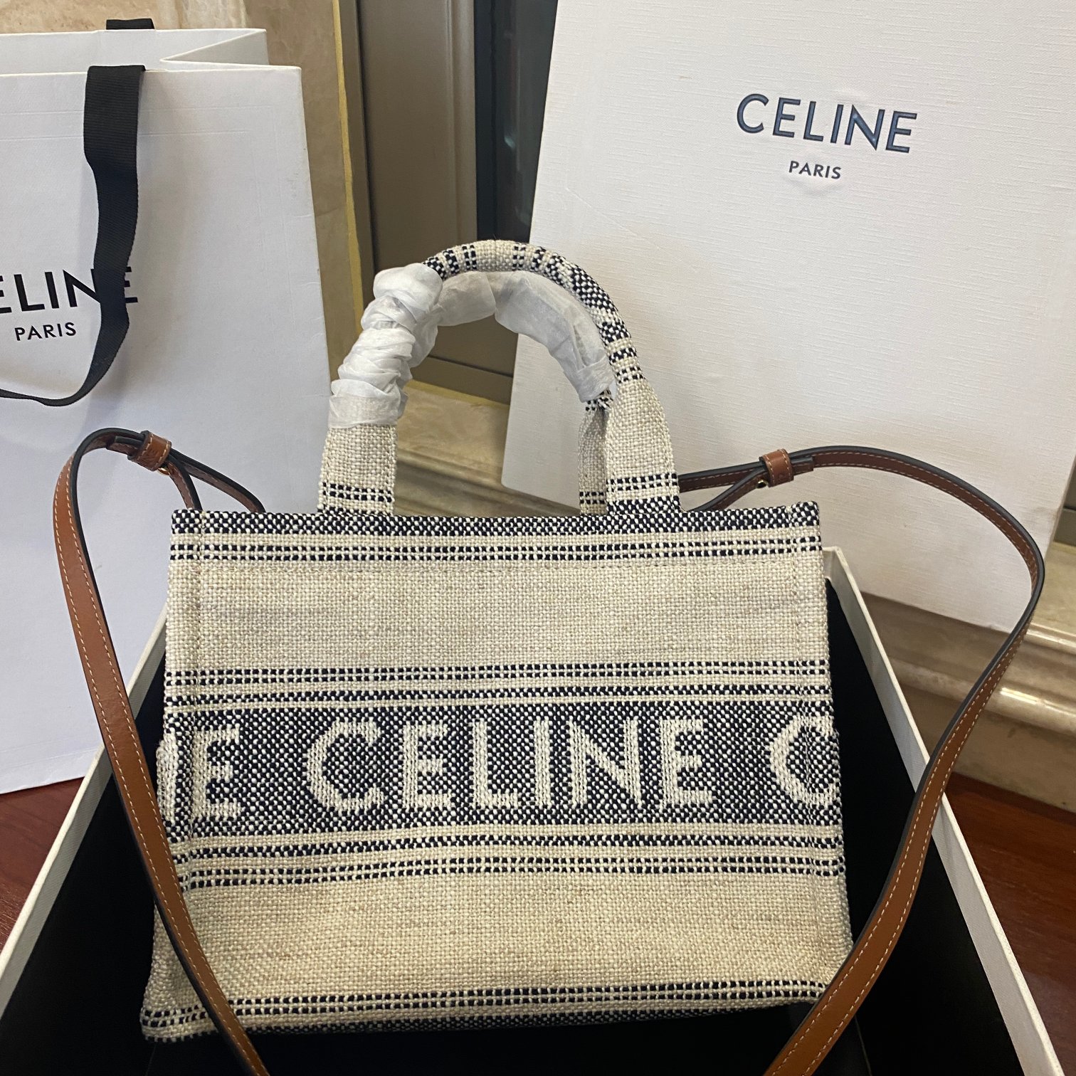 셀린느 CELINE 2023 SS 트리오페 로고 텍스타일 스몰 토트백 199162 커스텀급