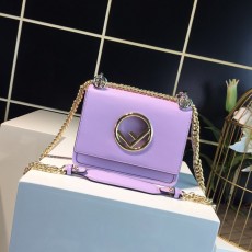 펜디 FENDI 2023 SS 칸 아이 로고 체인 크로스백 퍼플 8286 커스텀급