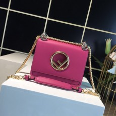 펜디 FENDI 2023 SS 칸 아이 로고 체인 크로스백 핫핑크 8286 커스텀급