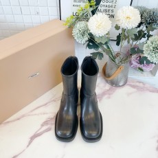 미우미우 MIUMIU 2023 SS 지퍼장식 블랙 여성 쇼트부츠 커스텀급