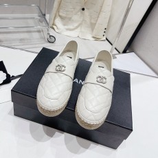 샤넬 CHANEL 2023 SS 체인로고 퀄팅 화이트 여성 슈즈 커스텀급