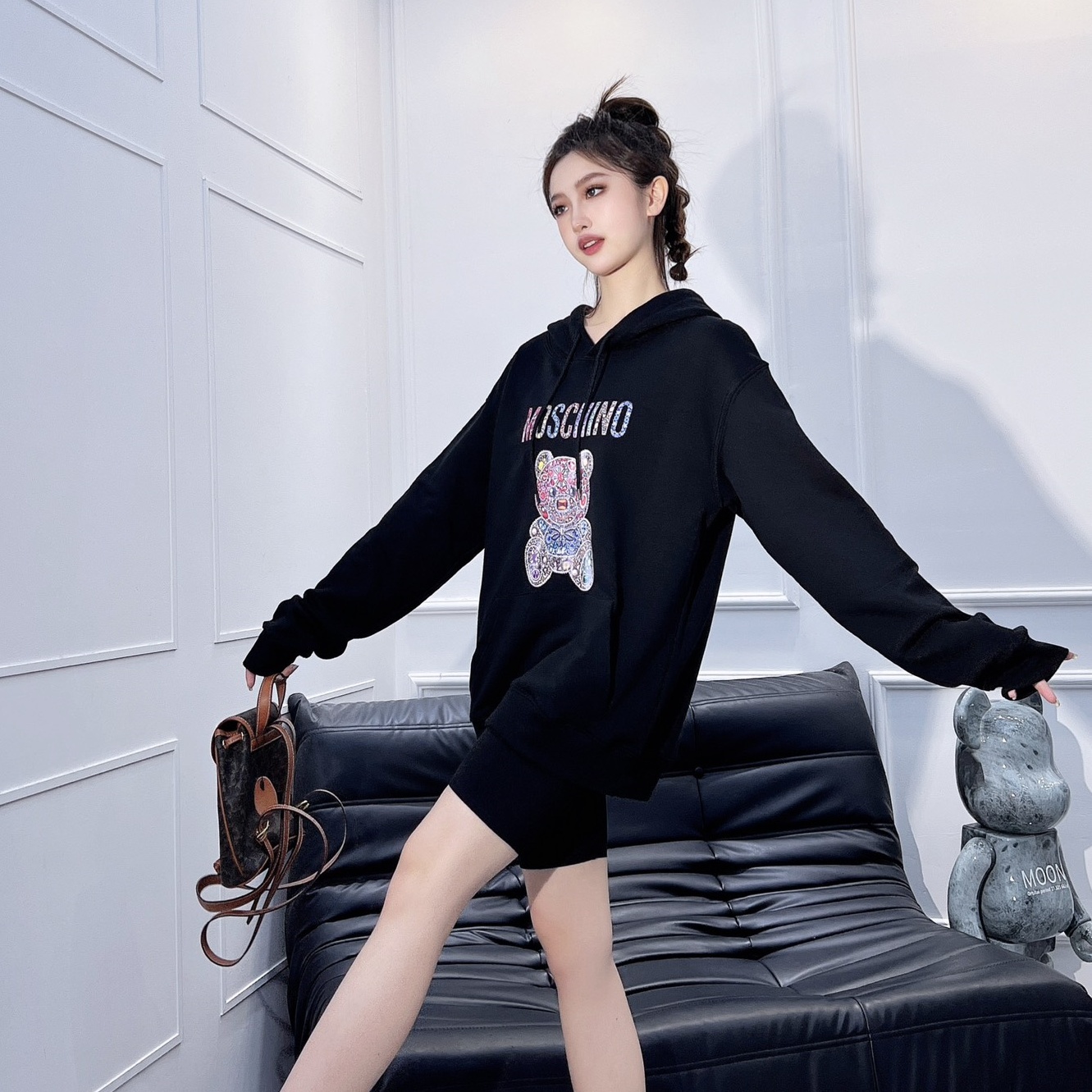 모스키노 MOSCHINO 2023 SS 캐릭터 로고 여성 후드티 블랙 커스텀급