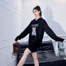 모스키노 MOSCHINO 2023 SS 캐릭터 로고 여성 후드티 블랙 커스텀급