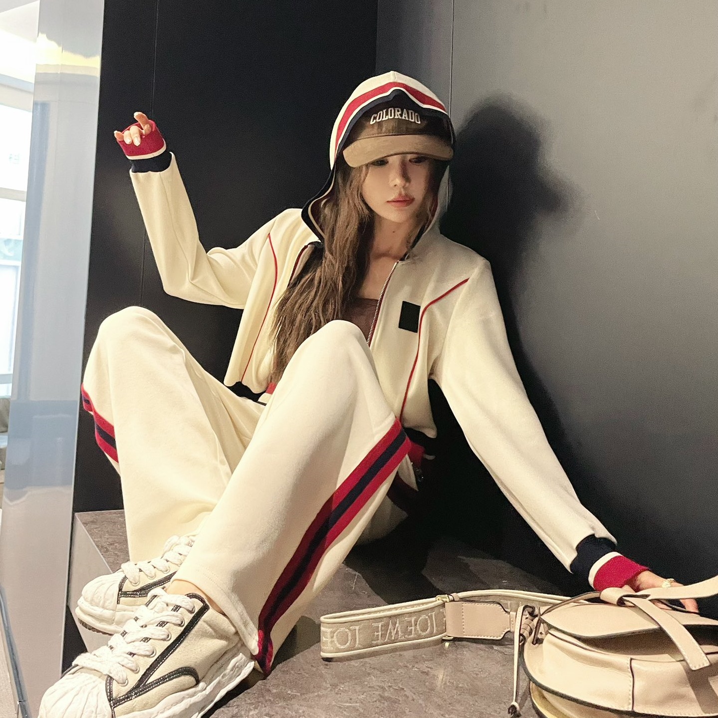 로에베 LOEWE 2023 SS 라인 로고 후드 여성 트레이닝복 세트 화이트 커스텀급