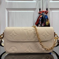 루이비통 LOUIS VUITTON 2024 SS 앙프렝뜨 월렛 온 체인 아이비백 아이보리 M82154 미러급