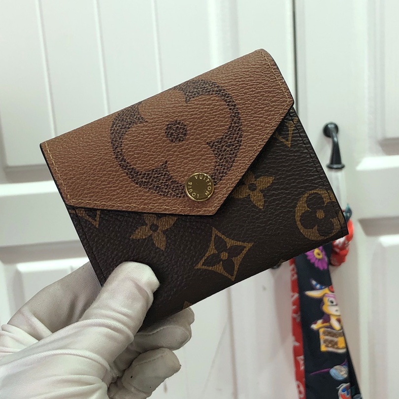 루이비통 LOUIS VUITTON 2024 SS 모노그램 반지갑 조에 월릿 M80725 미러급