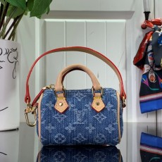루이비통 LOUIS VUITTON 2024 SS 모노그램 데님 마이크로 스피디 백 참 M01701 미러급
