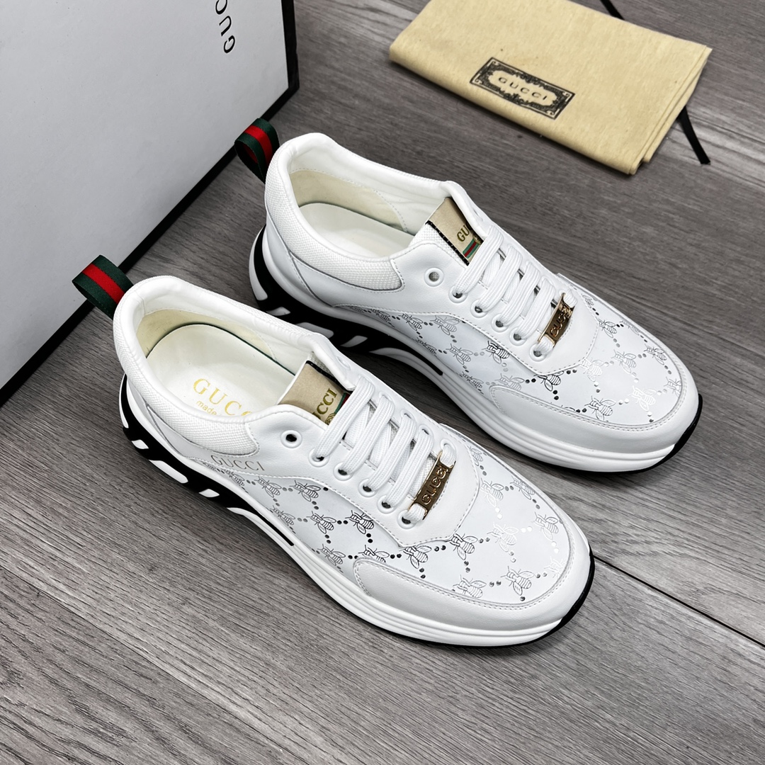 구찌 GUCCI 2024 SS 벌 캐릭터 삼선패치 남성 슈즈 커스텀급