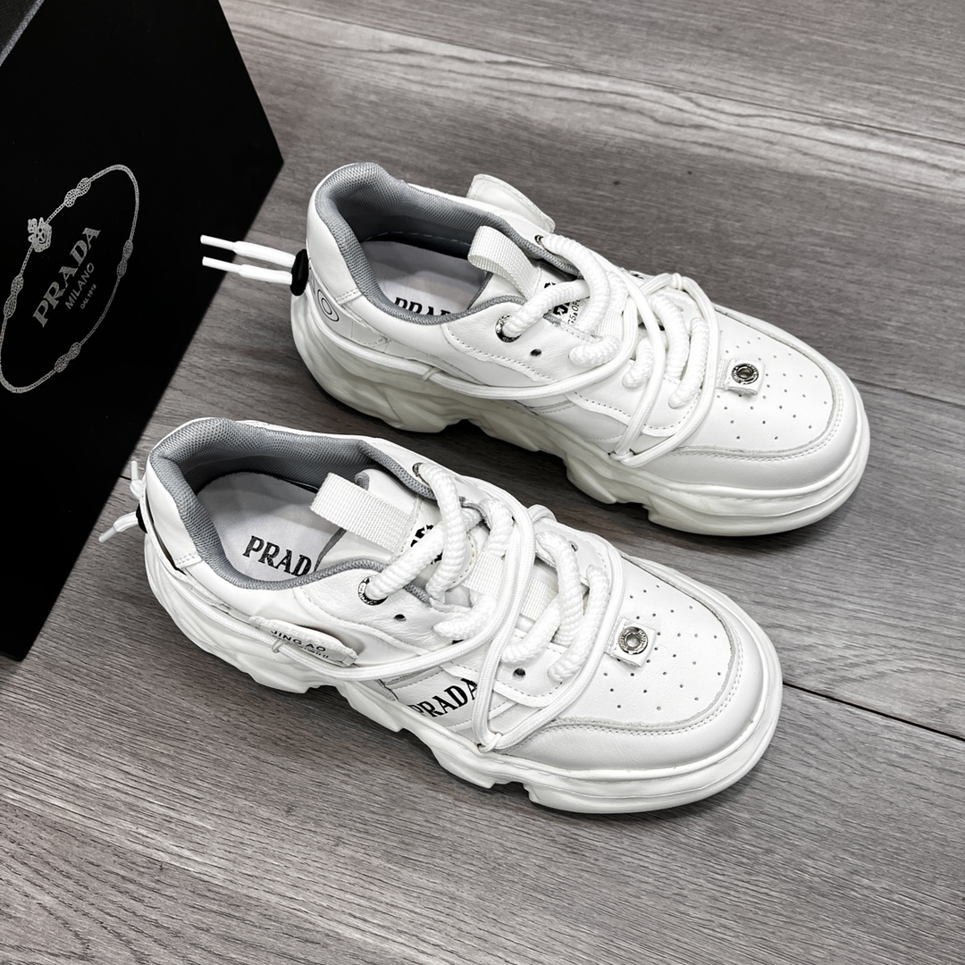 프라다 PRADA 2024 SS 패치로고 화이트 남성 슈즈 커스텀급
