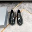 프라다 PRADA 2024 SS 에나멜 스티치 블랙 남성 구두 커스텀급