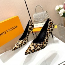 루이비통 LOUIS VUITTON 2024 SS 캐릭터 로고 호피무늬 하이힐 여성 구두 커스텀급