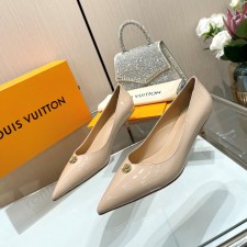 루이비통 LOUIS VUITTON 2024 SS 캐릭터 로고 베이지 여성 구두 커스텀급