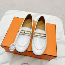 에르메스 HERMES 2024 SS 금속로고 화이트 여성 슈즈 커스텀급