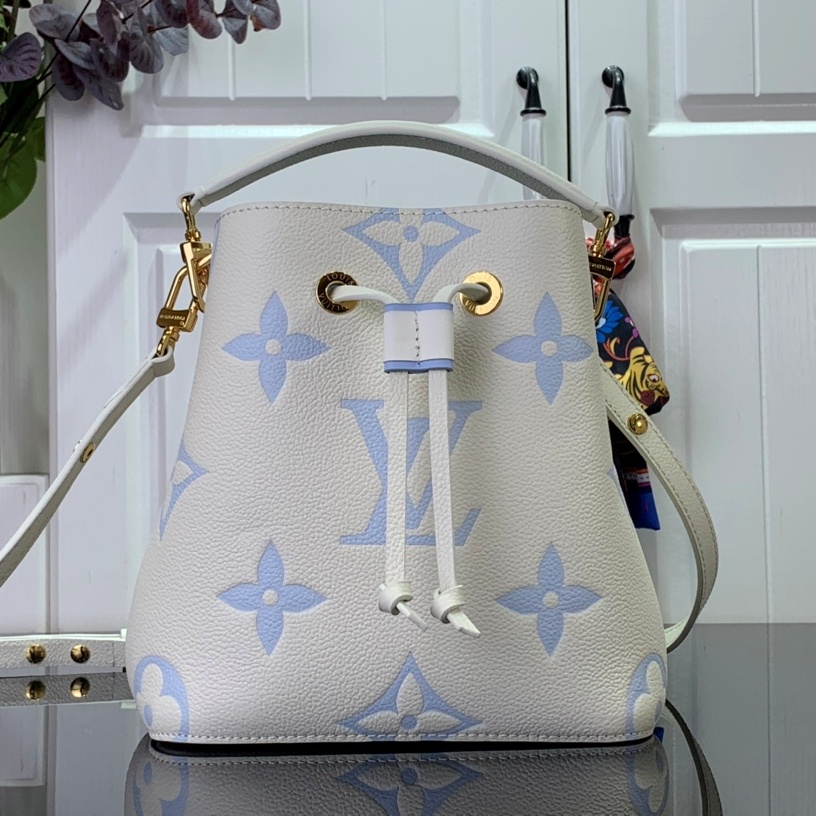 루이비통 LOUIS VUITTON 2024 SS 네오 노에 바이컬러 모노그램 민트 M24048 미러급