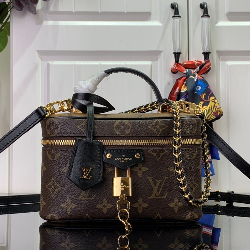 루이비통 LOUIS VUITTON 2024 SS 모노그램 베니티 체인 파우치백 M47125 미러급
