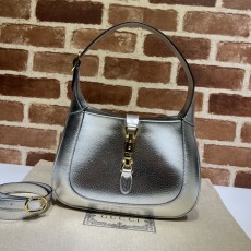 구찌 GUCCI 2024 SS 재키 1961 스몰 호보백 실버 636709 커스텀급