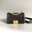 샤넬 CHANEL 2024 SS 램스킨 블랙 골드메탈 보이백 스몰 커스텀급