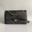 샤넬 CHANEL 2024 SS 램스킨 쉐브론 클래식 CF 블랙 실버메탈 플랩백 AS1113 커스텀급