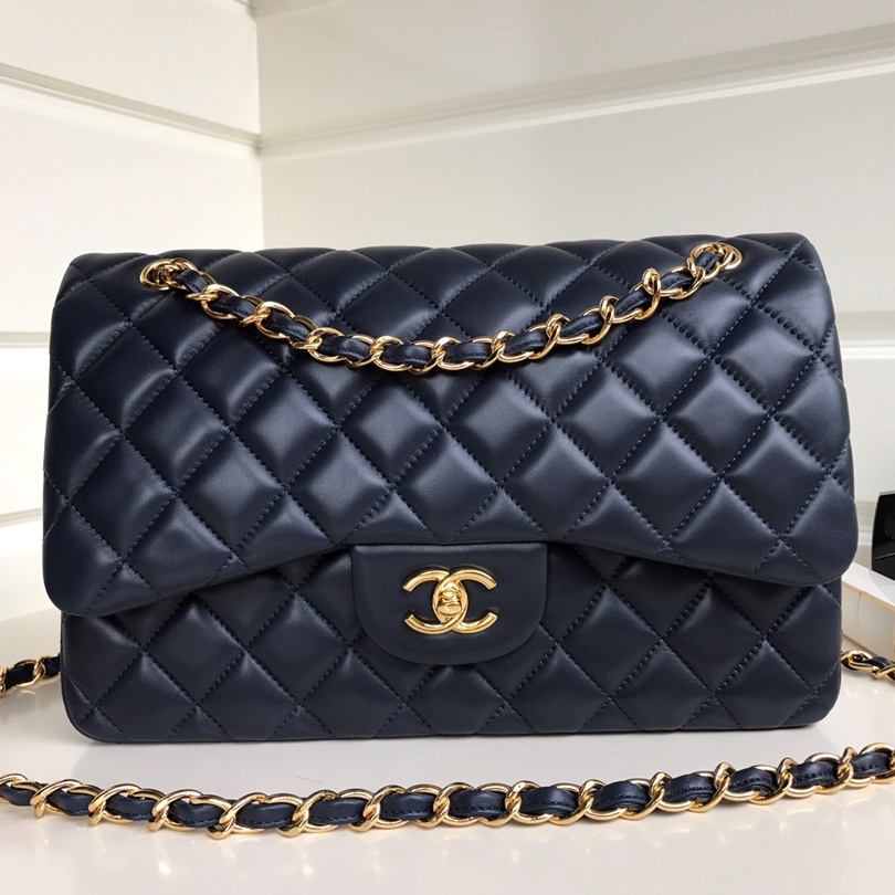 샤넬 CHANEL 2024 SS 램스킨 퀼팅 클래식 CF 네이비 골드메탈 플랩백 AS1113 커스텀급