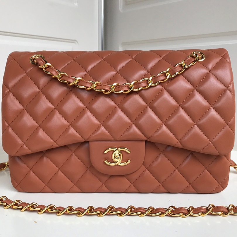 샤넬 CHANEL 2024 SS 램스킨 퀼팅 클래식 CF 카멜 골드메탈 플랩백 AS1113 커스텀급
