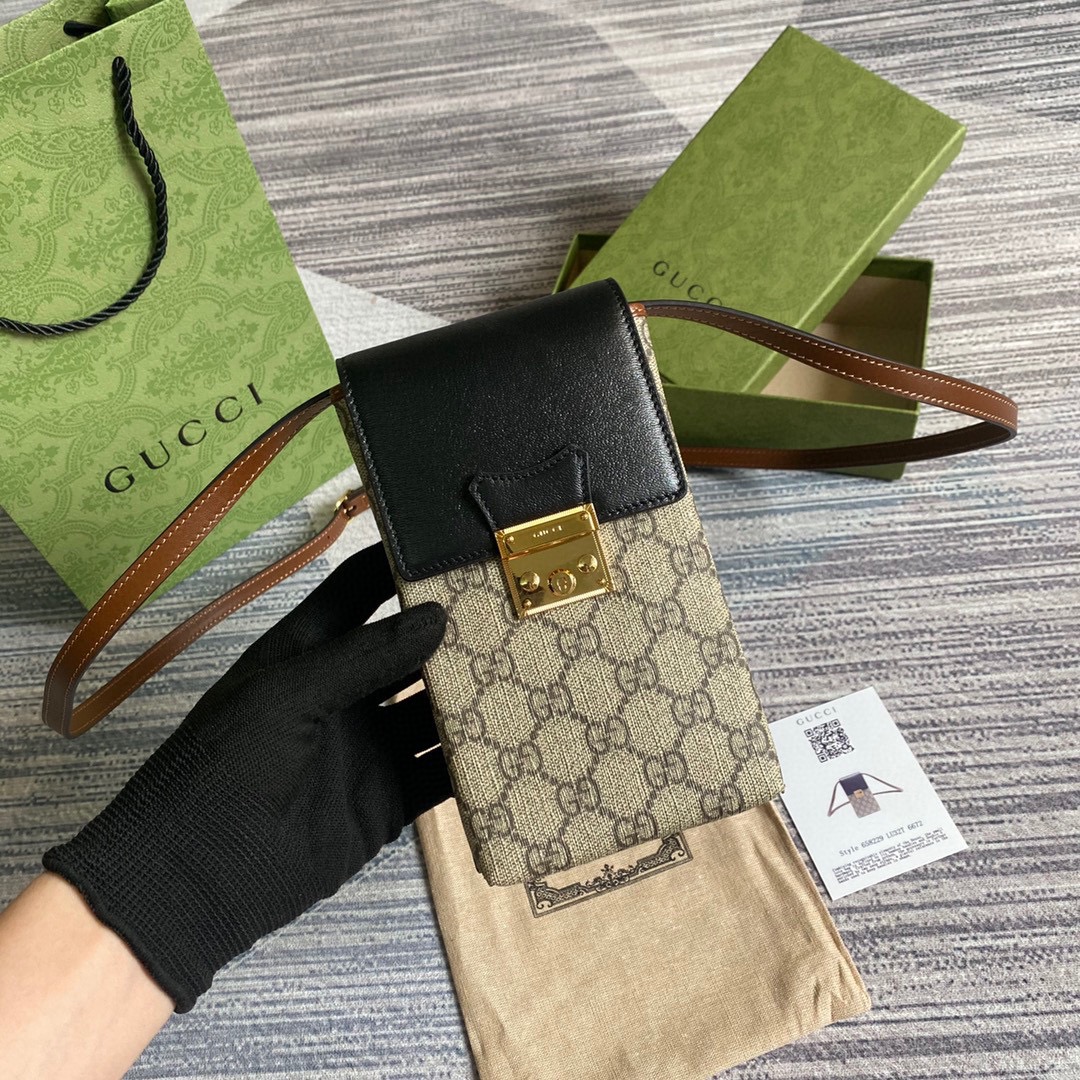 구찌 GUCCI 2024 SS GG 슈프림 패드락 폰홀더 크로스백 658229 커스텀급