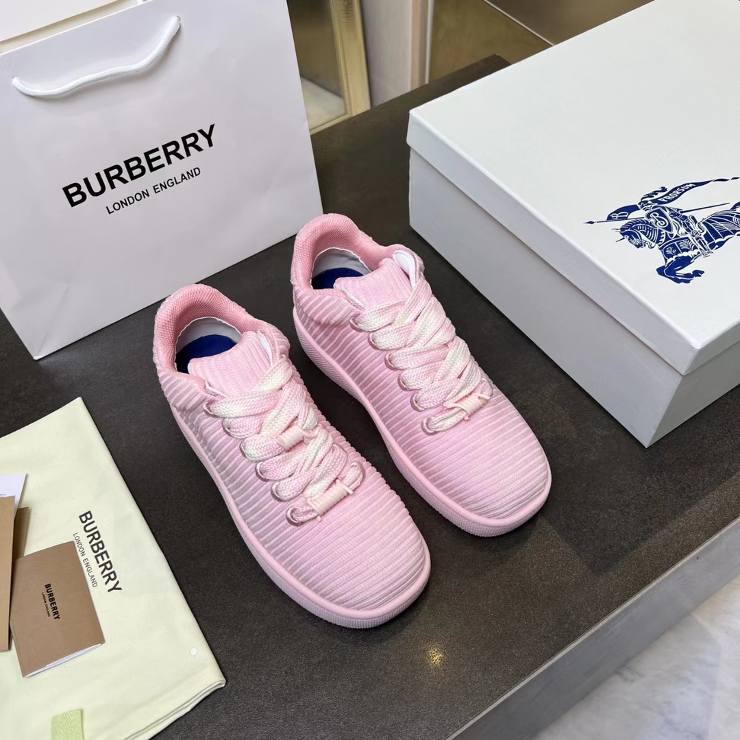버버리 BURBERRY 2024 SS 스트라이프 핑크 여성 스니커즈 커스텀급