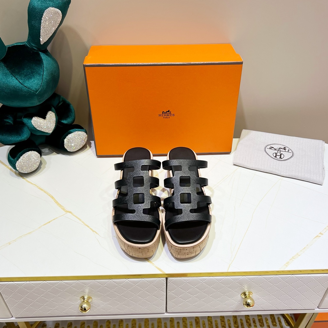 에르메스 HERMES 2024 SS 로고 투톤 블랙 여성 웨지힐 샌들 커스텀급