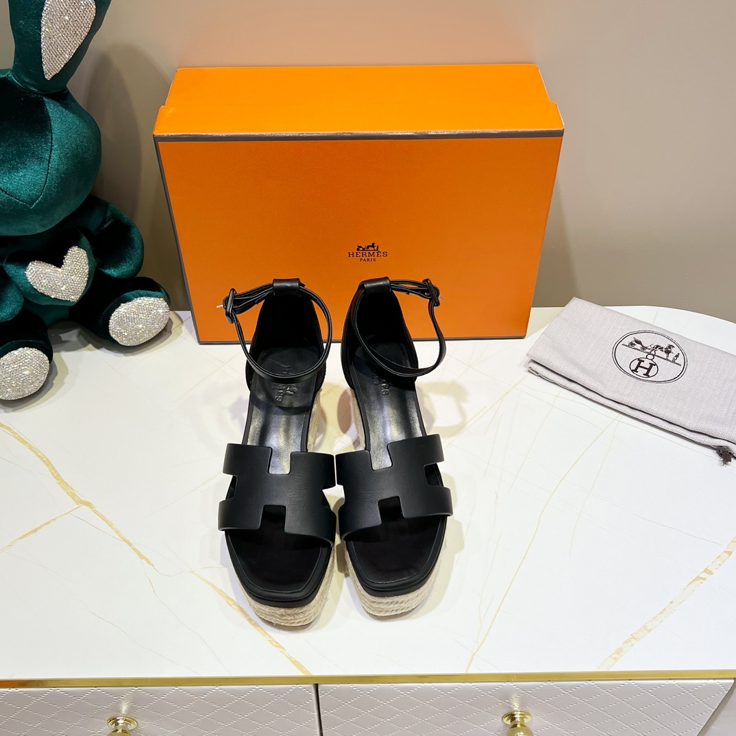 에르메스 HERMES 2024 SS H로고 끈장식 블랙 여성 웨지힐 샌들 커스텀급