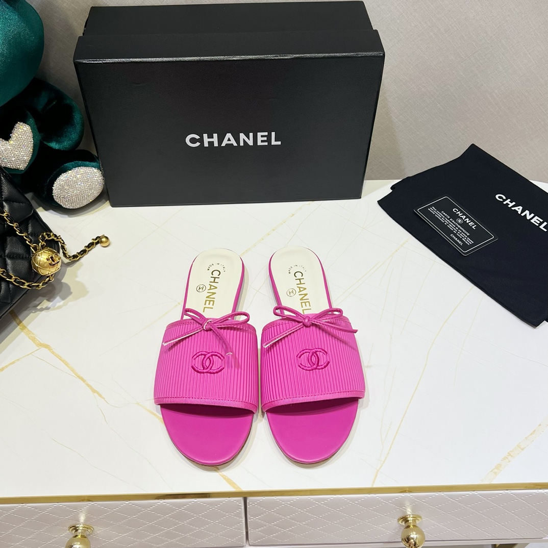 샤넬 CHANEL 2024 SS 자수로고 스트라이프 핑크 여성 슬리퍼 커스텀급