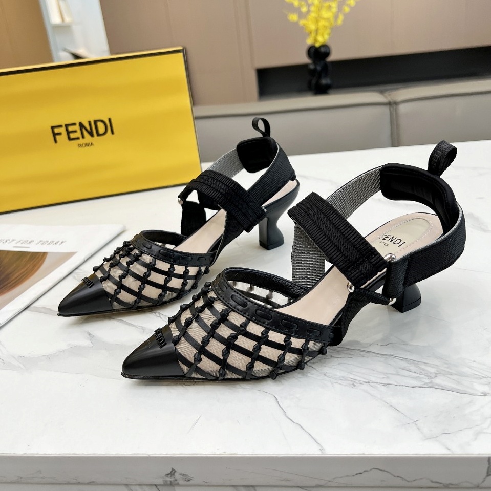 펜디 FENDI 2024 SS 캐릭터 로고 스트라이프 블랙 여성 구두 커스텀급