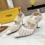 펜디 FENDI 2024 SS 캐릭터 로고 스트라이프 화이트 여성 하이힐 구두 커스텀급