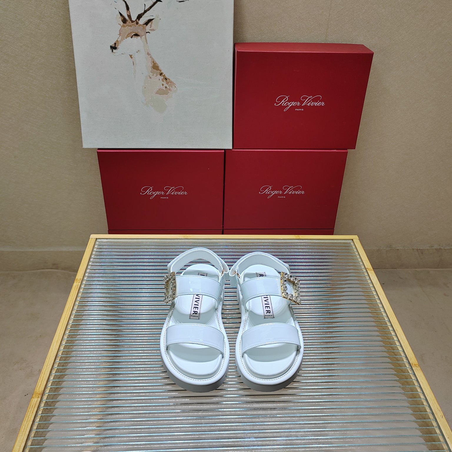 로저비비에 ROGER VIVIE 2024 SS 캐릭터 에나멜 화이트 여성 샌들 커스텀급