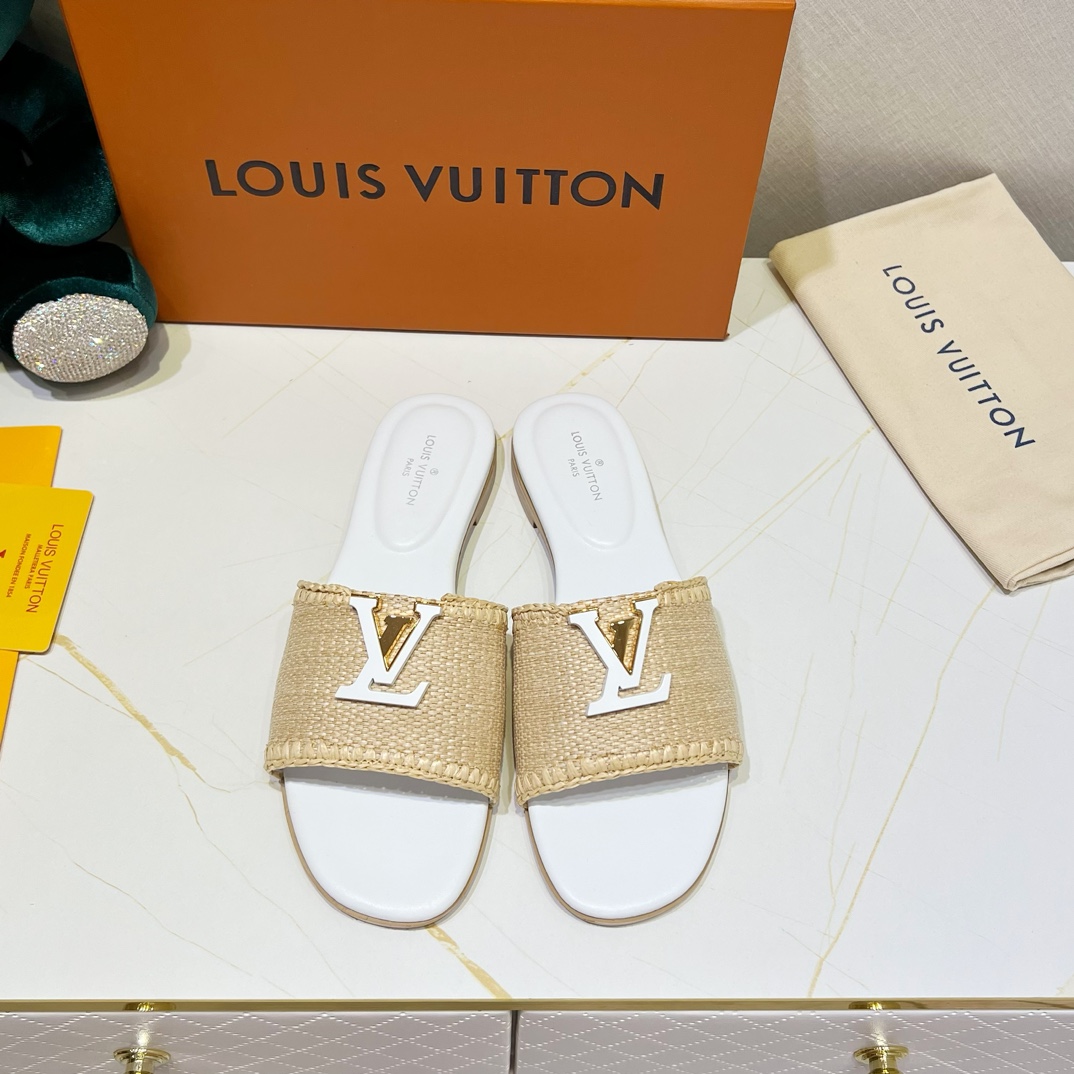 루이비통 LOUIS VUITTON 2024 SS 캐릭터 로고 꼬임 화이트 베이지 여성 슬리퍼 커스텀급