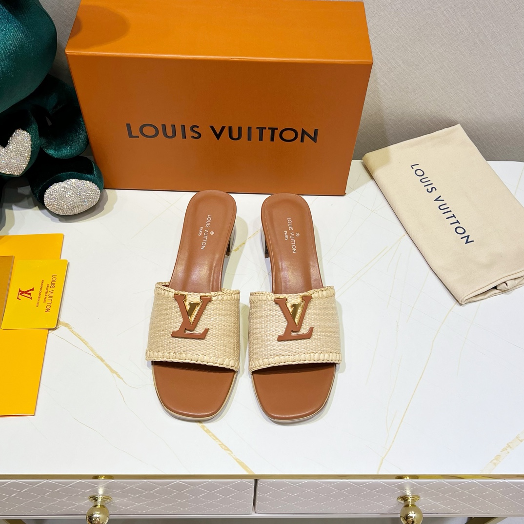 루이비통 LOUIS VUITTON 2024 SS 캐릭터 로고 꼬임 브라운 베이지 여성 슬리퍼 샌들 커스텀급