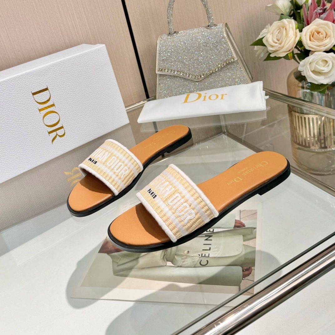 디올 DIOR 2024 SS 캐릭터 로고 베이지 화이트라인 여성 슬리퍼 커스텀급
