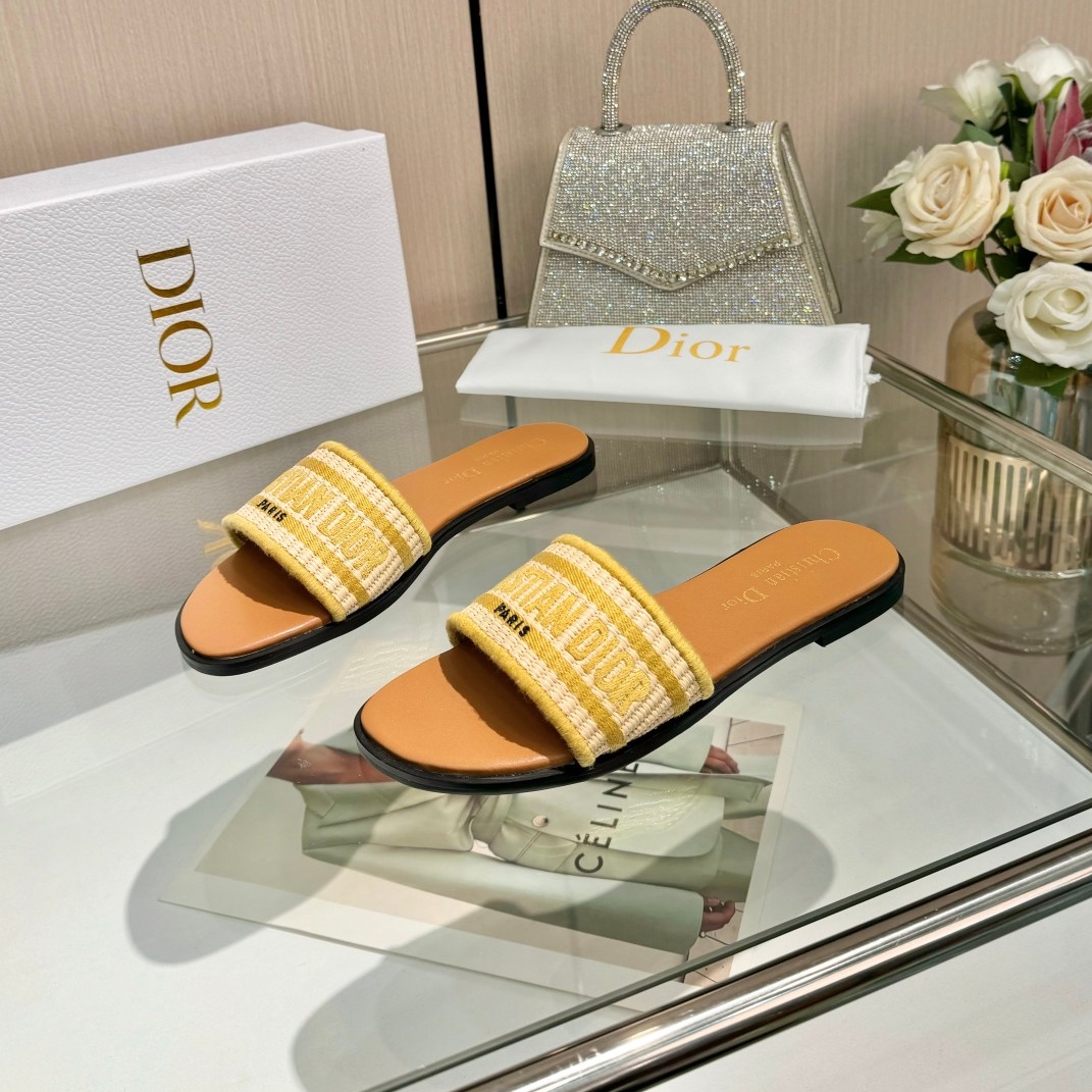 디올 DIOR 2024 SS 캐릭터 로고 베이지 옐로우라인 여성 슬리퍼 커스텀급