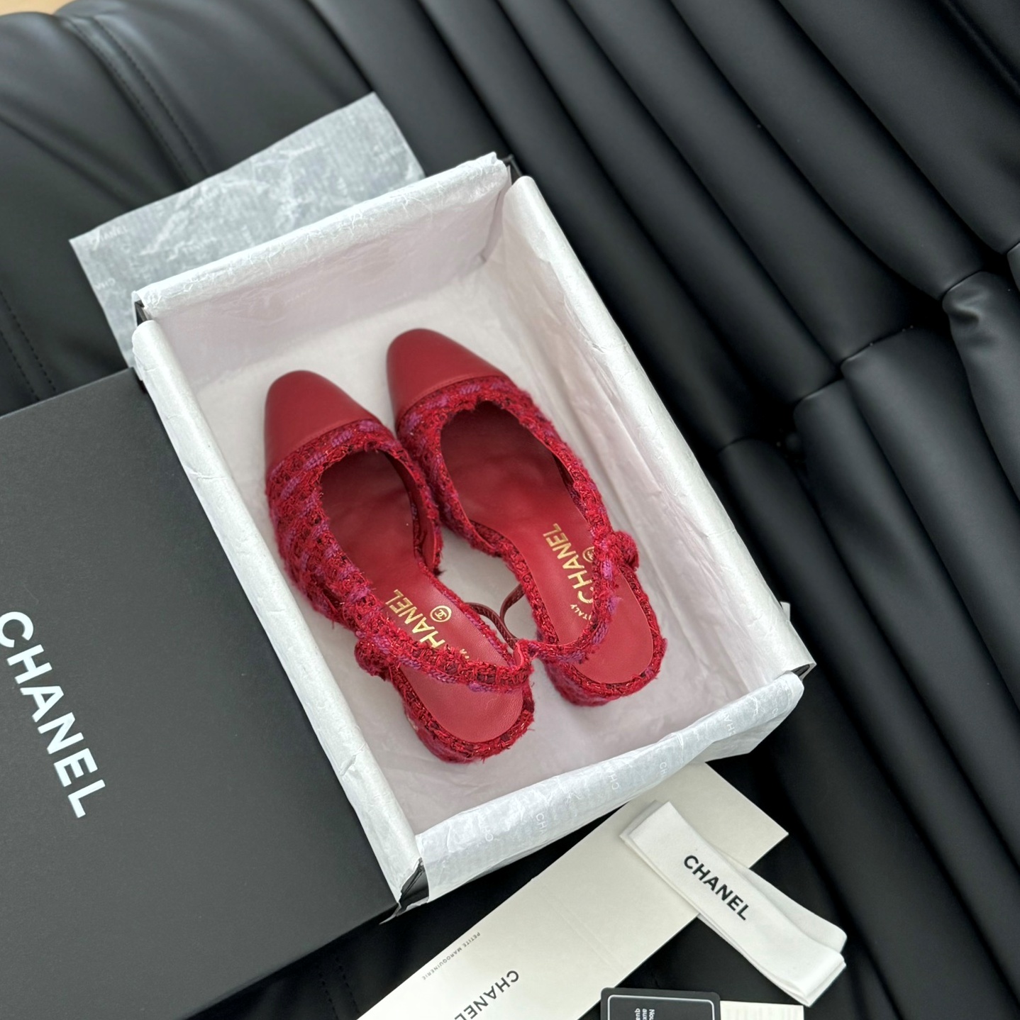 샤넬 CHANEL 2024 SS 캐릭터 로고 레드 트위드 레드 여성 구두 커스텀급