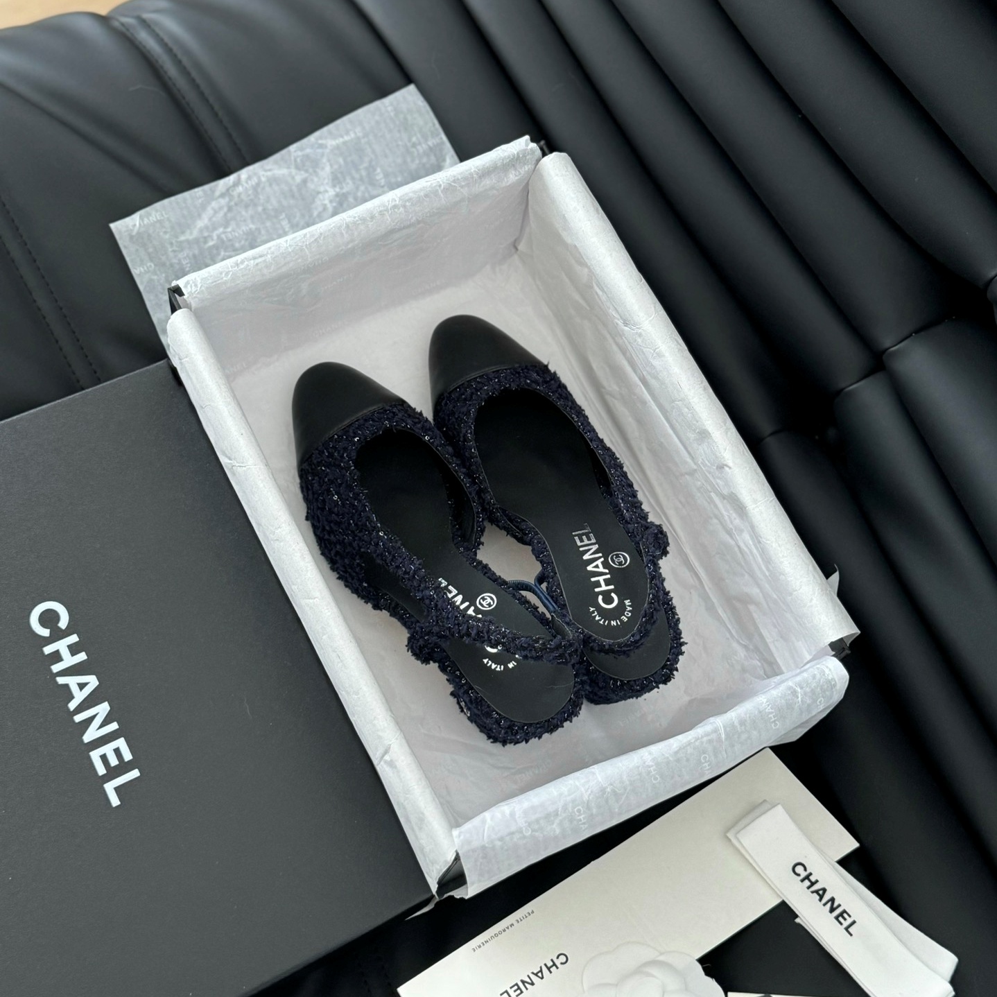 샤넬 CHANEL 2024 SS 캐릭터 로고 네이비 트위드 블랙 여성 구두 커스텀급