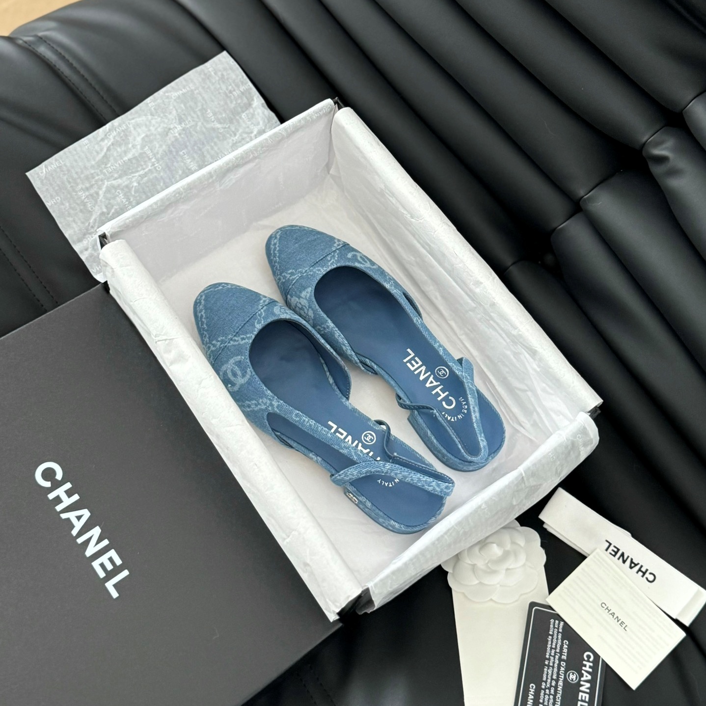 샤넬 CHANEL 2024 SS 까멜리아 로고 데님 연블루 여성 구두 커스텀급