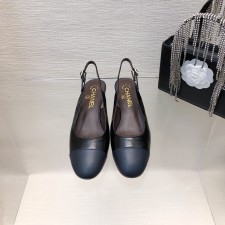 샤넬 CHANEL 2024 SS 캐릭터 로고 레더 블랙 투톤 여성 중힐 구두 커스텀급