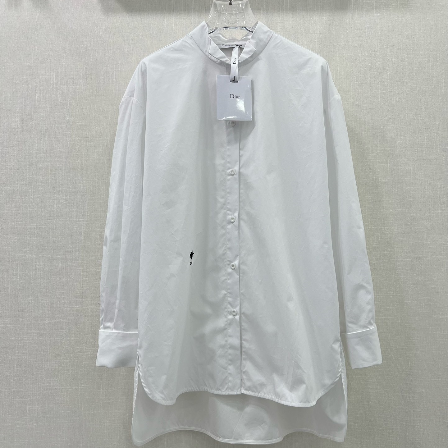 디올 DIOR 2024 SS 캐릭터 로고 라운드 카라 긴팔 화이트 여성 셔츠 커스텀급